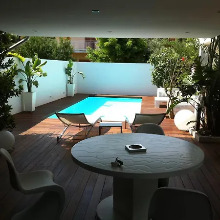 In Con Piscina Privata A 100 Mt Dlla Plaja Apartment *