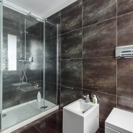 Apartment In Con Piscina Privata A 100 Mt Dlla Plaja *
